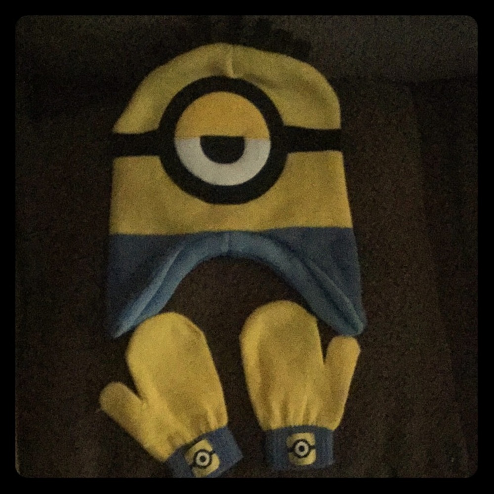 Children’s toboggan and mittens